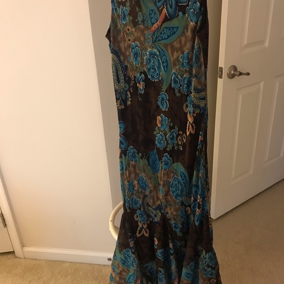 Elegant Dress. - Picture 5 of 6